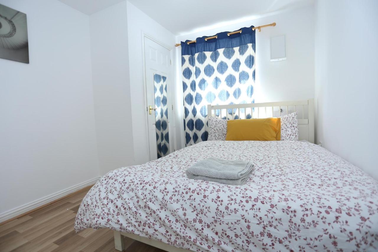 2 Bedroom Apartment Thamesmead  Exterior foto